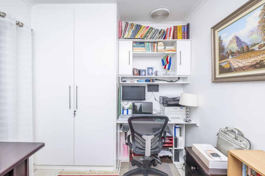 7 Bedroom Property for Sale in Eversdal Western Cape